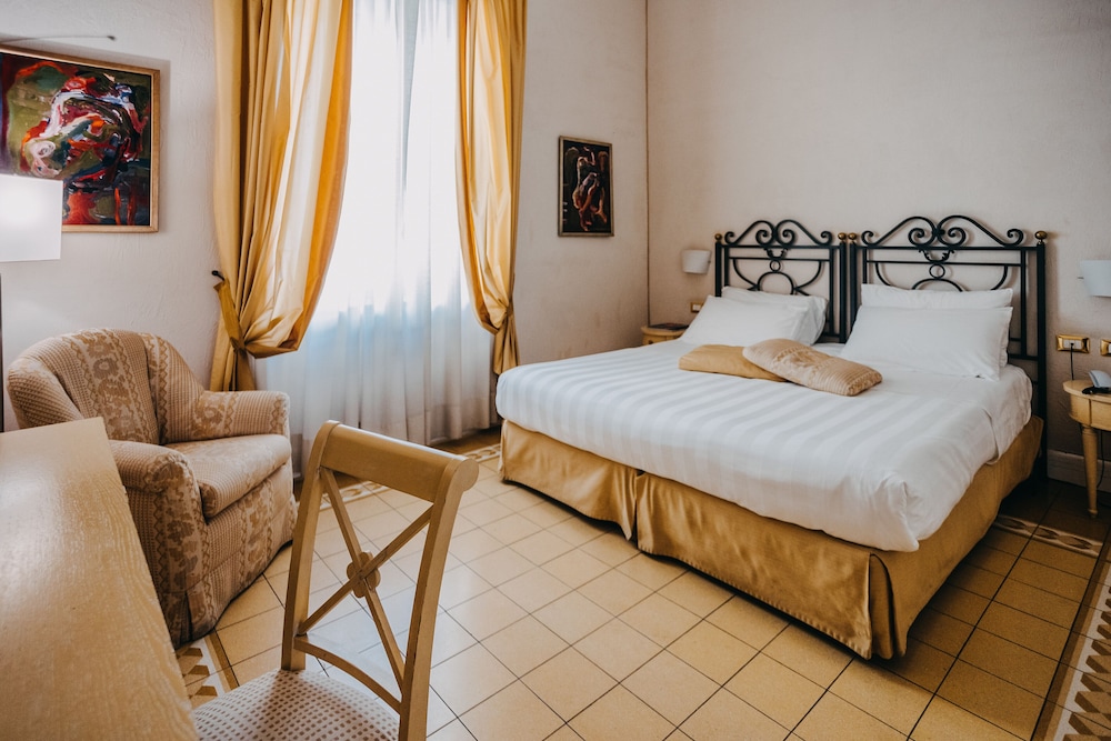 Classic Double Room Single Use photo 1
