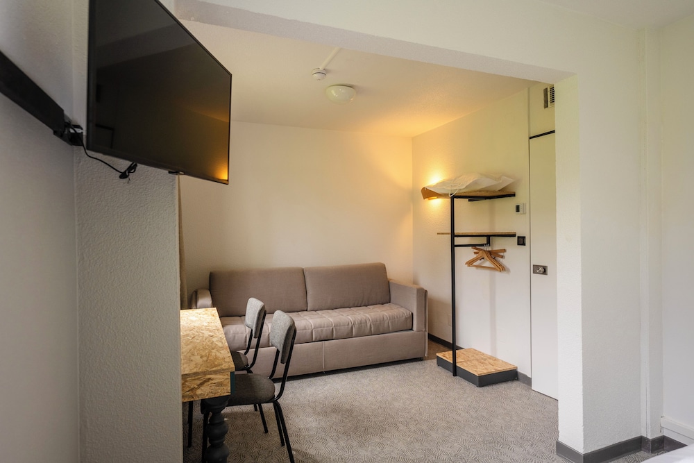 Room, 1 Double Bed with Sofa bed photo 3