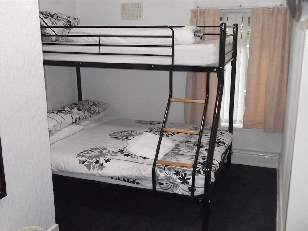 Suite, Ensuite ( for 6 2 Adult 4 Children) photo 3