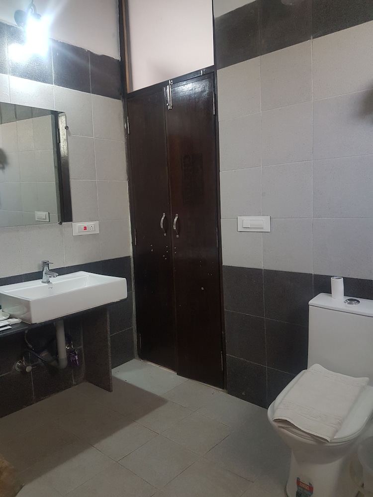 Rock Family Suite Bedroom (3 Bedroom & 2 Washroom) photo 2