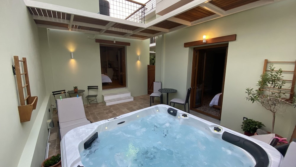 Comfort Suite, Hot Tub, Mountain View