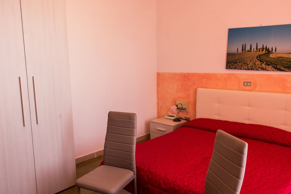 Single Room photo 2