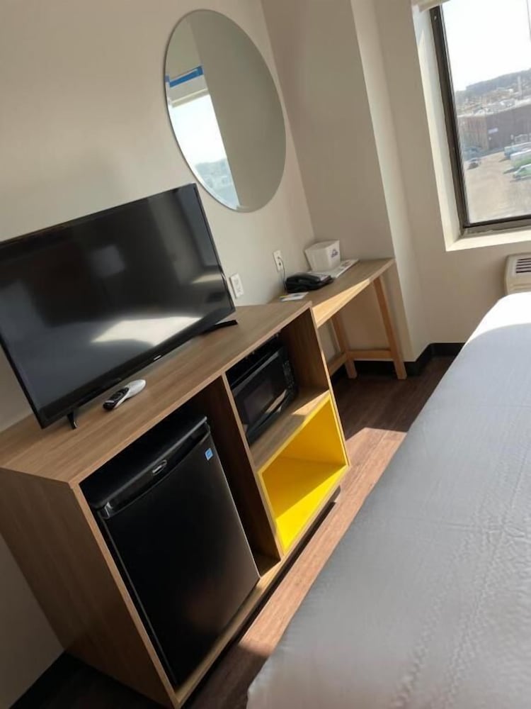 Room, 1 King Bed, Non Smoking