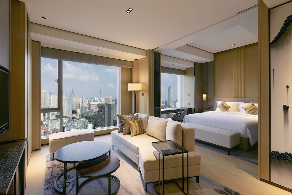 Room (Deluxe King)