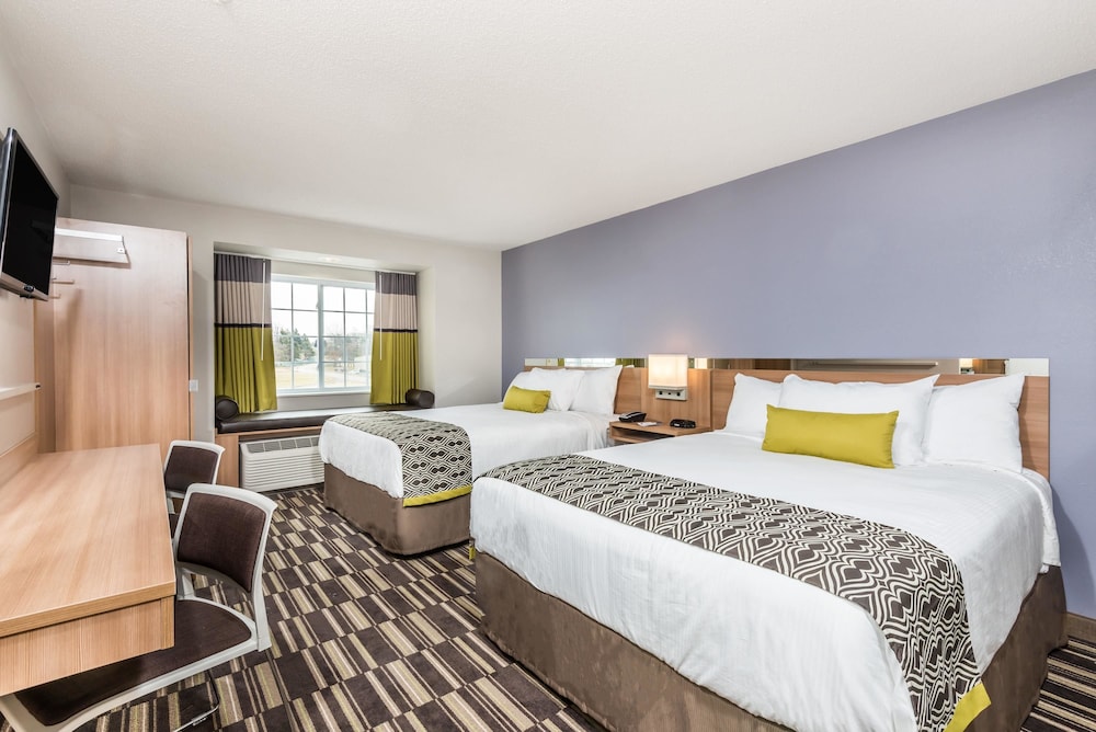 Room, 2 Queen Beds, Non Smoking photo 1