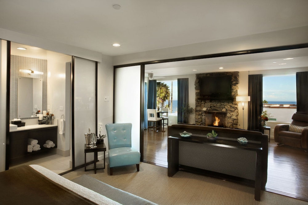 Suite (Aurora)