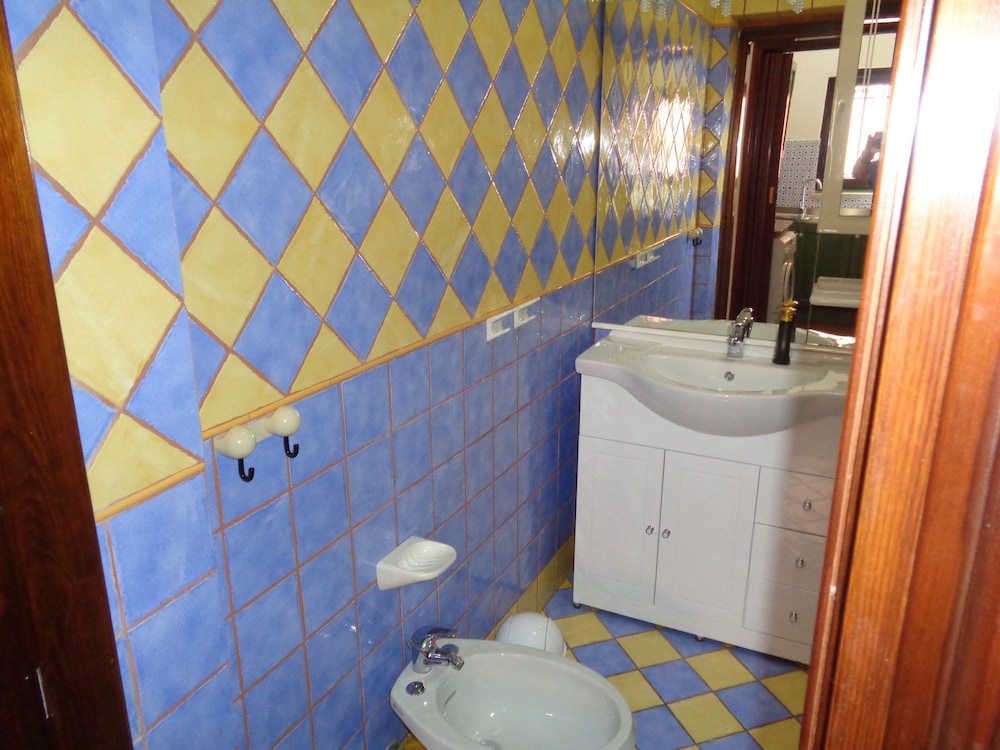 Comfort Apartment, Harbor View, Sea Facing photo 3