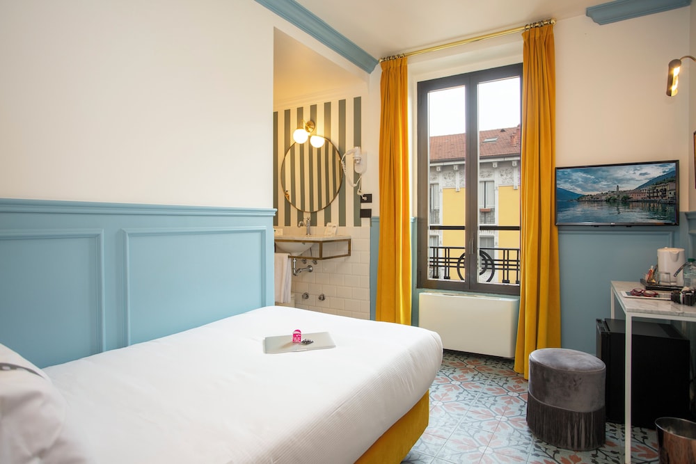 Single Room, City View