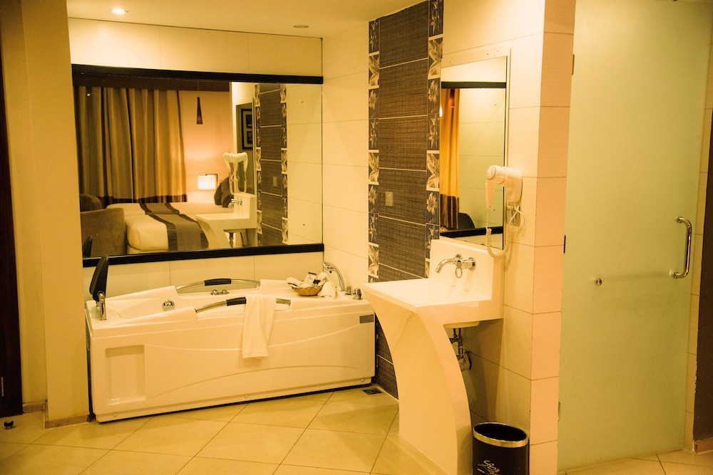 Family Suite photo 3