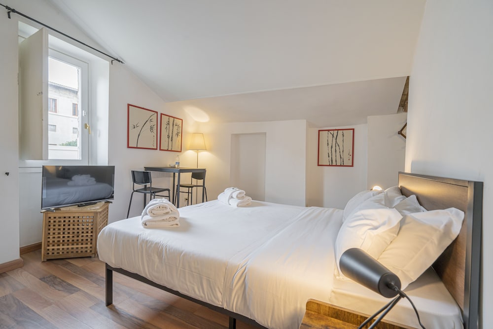 Apartment, 1 Bedroom, Annex Building photo 2