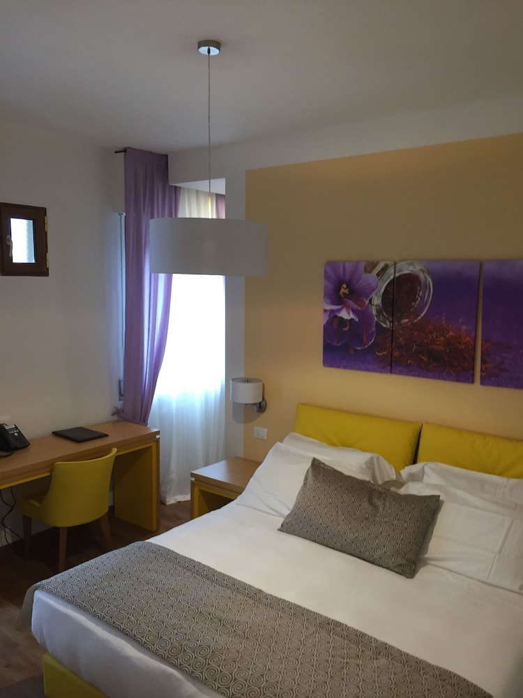 Superior Double or Twin Room - Photo 3