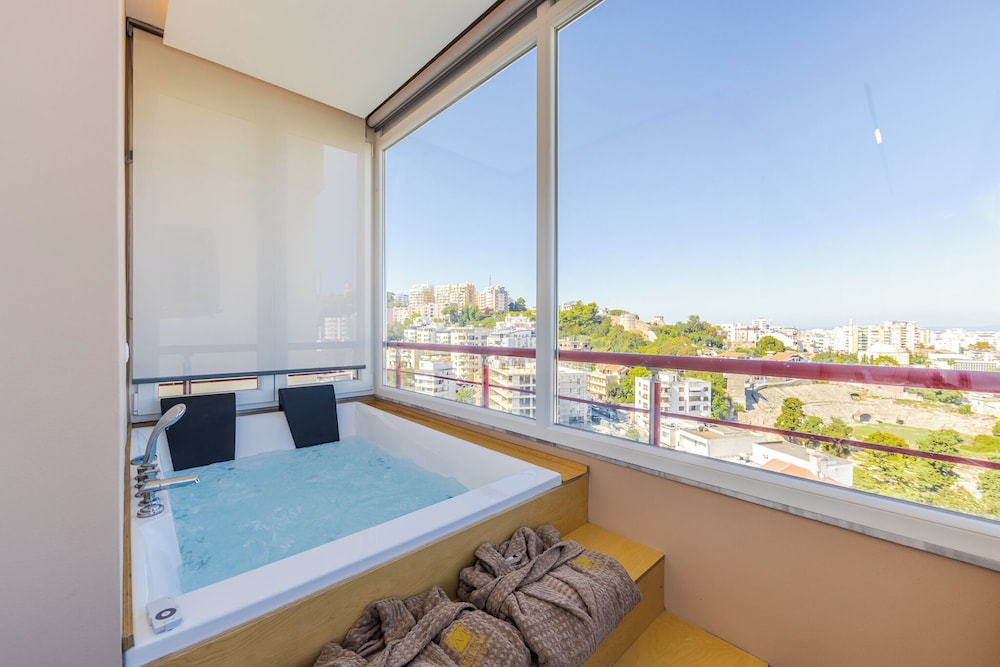 Luxury Apartment, Sea View