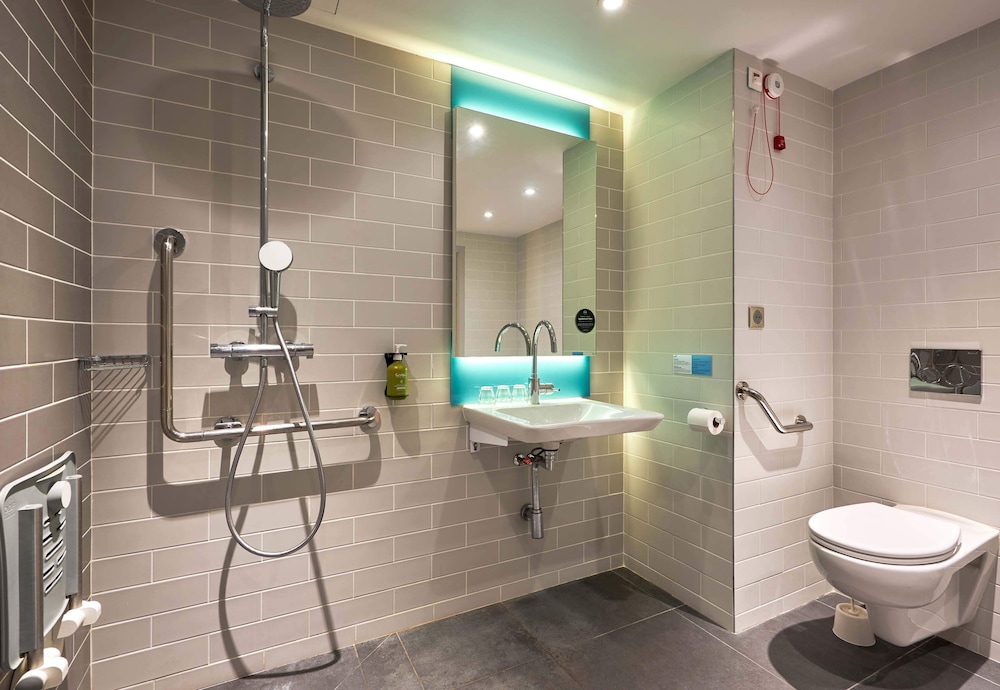 Double Room, Mobility Accessible - Photo 2