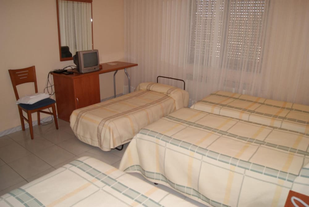 Standard Quadruple Room - Photo 3