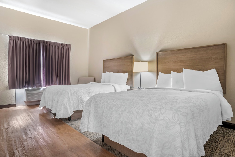 Standard Suite, 2 Double Beds (Smoke Free) photo 1