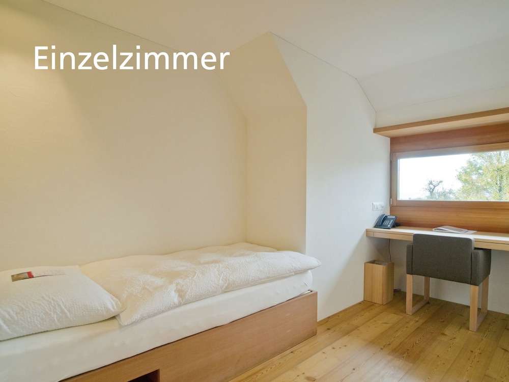 Economy Single Room, 1 Bedroom photo 2