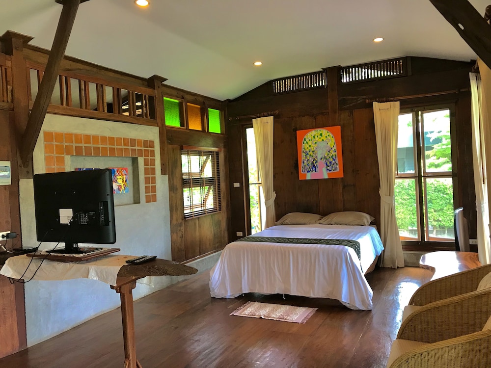 Cottage with Fan