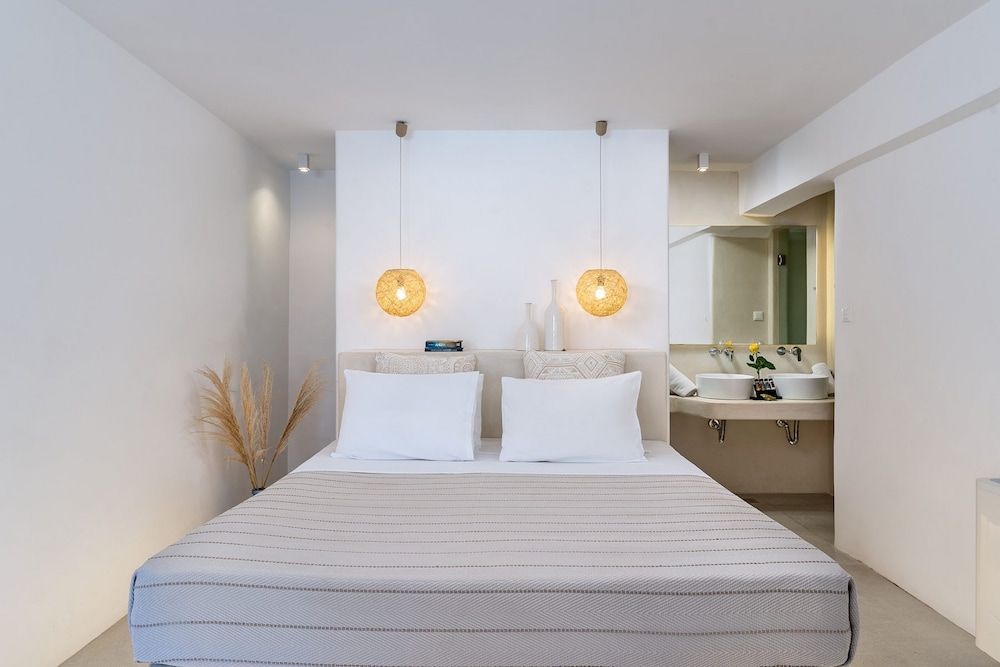 Deluxe Double Room, Pool View