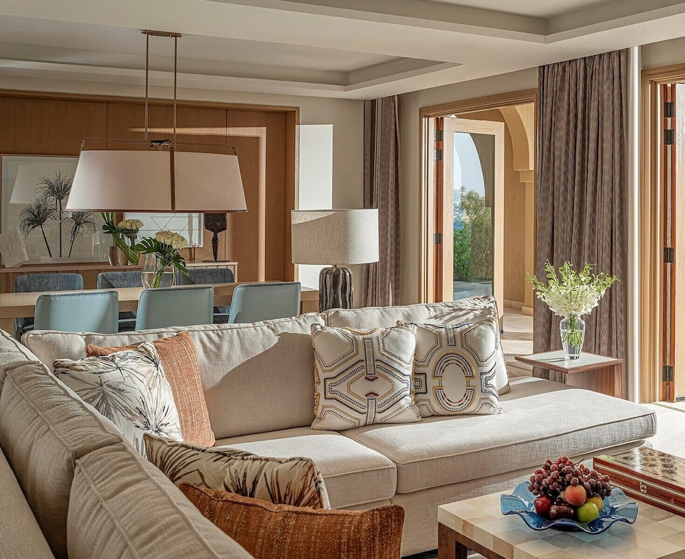 Suite (Imperial, 1 King and 2 Twin) - Photo 9