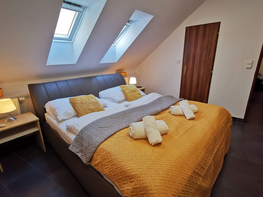 Double Room with Extra Bed photo 1