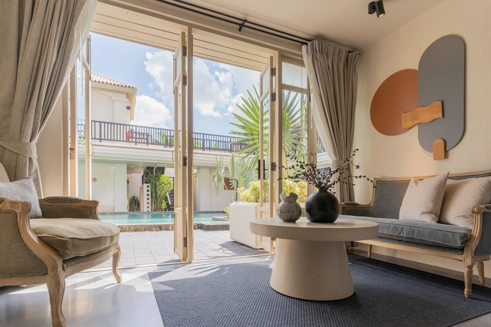 Sea Breeze Suite photo 1