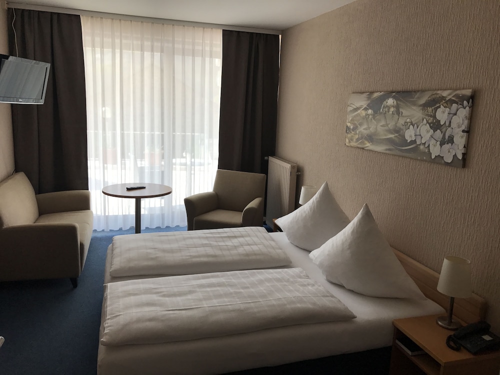 Double Room (External Bathroom) photo 1