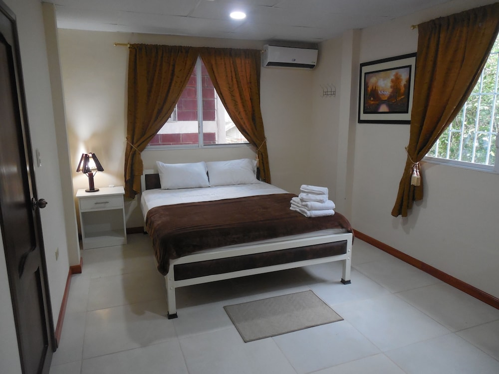 Deluxe Duplex, 1 Queen Bed