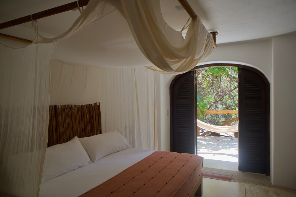 Standard Room, 1 King Bed photo 1