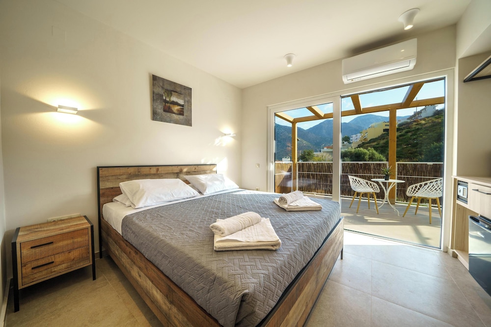 Executive Suite, Balcony, Partial Sea View