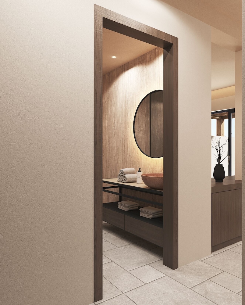 Open Plan Suite with Private Pool photo 3