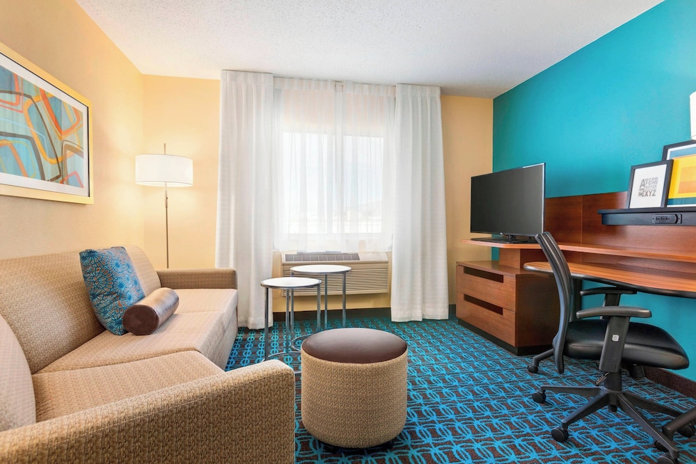 Executive Suite, 1 King Bed with Sofa bed (Mobility Accessible, Tub) photo 2