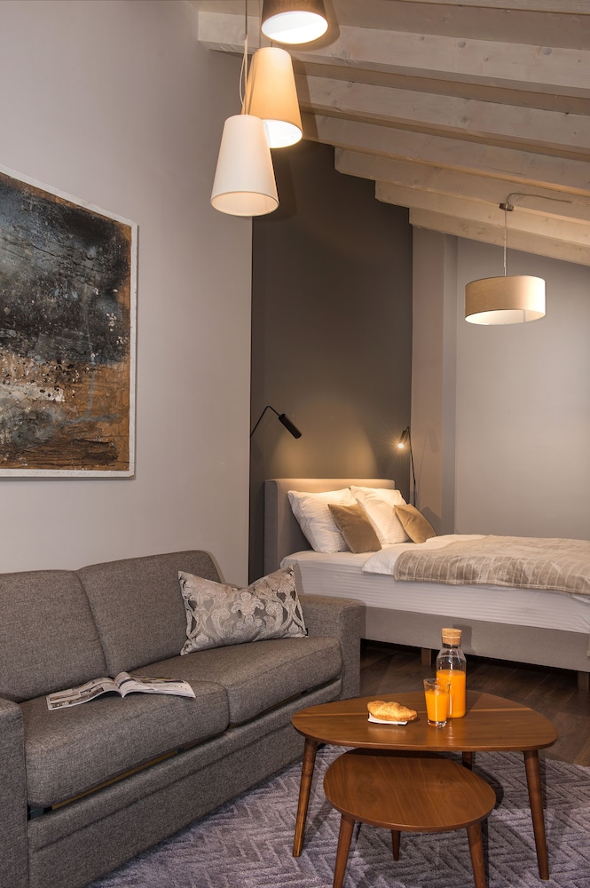 Room - Photo 3