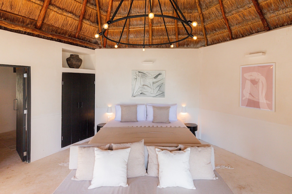 OCEANFRONT VILLA WITH PRIVATE POOL - Photo 5