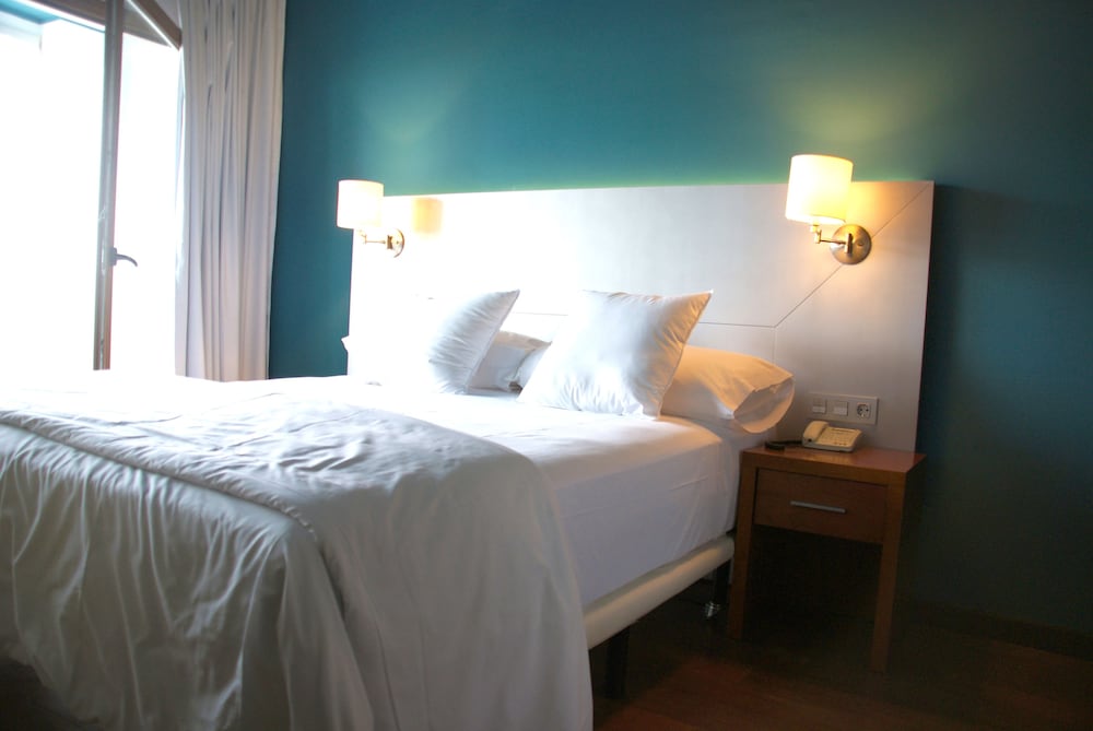 Room, Sea View - Photo 1
