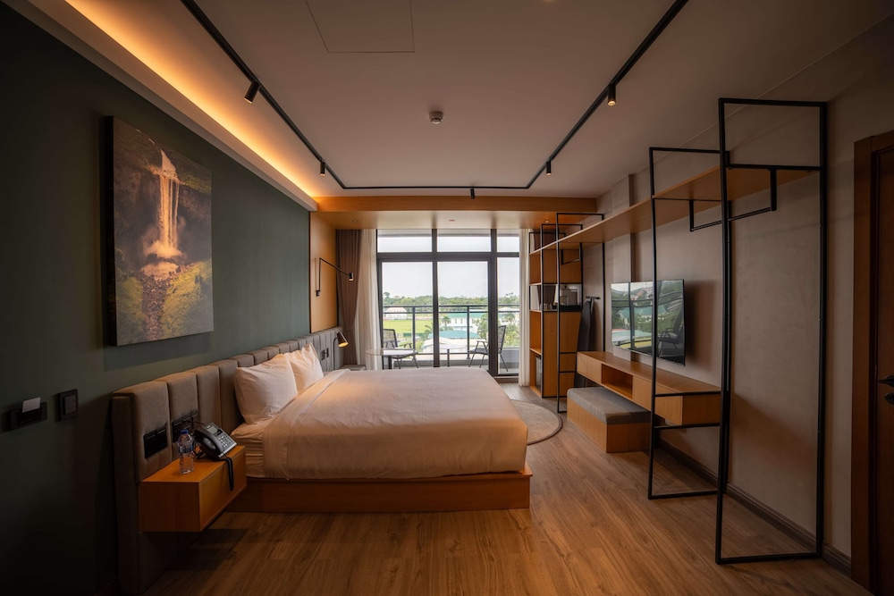 Suite, 1 King Bed, Non Smoking, Kitchen photo 2