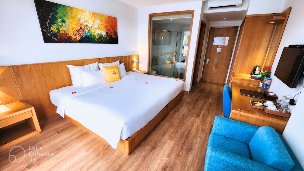 Deluxe Double or Twin Room, Non Smoking, City View photo 2