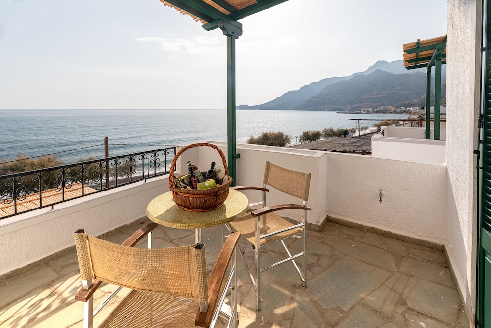 Traditional Studio Suite, Sea View - Photo 10