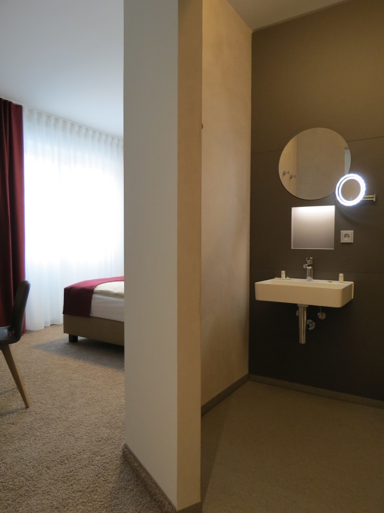 Triple Room, 1 Bedroom photo 2
