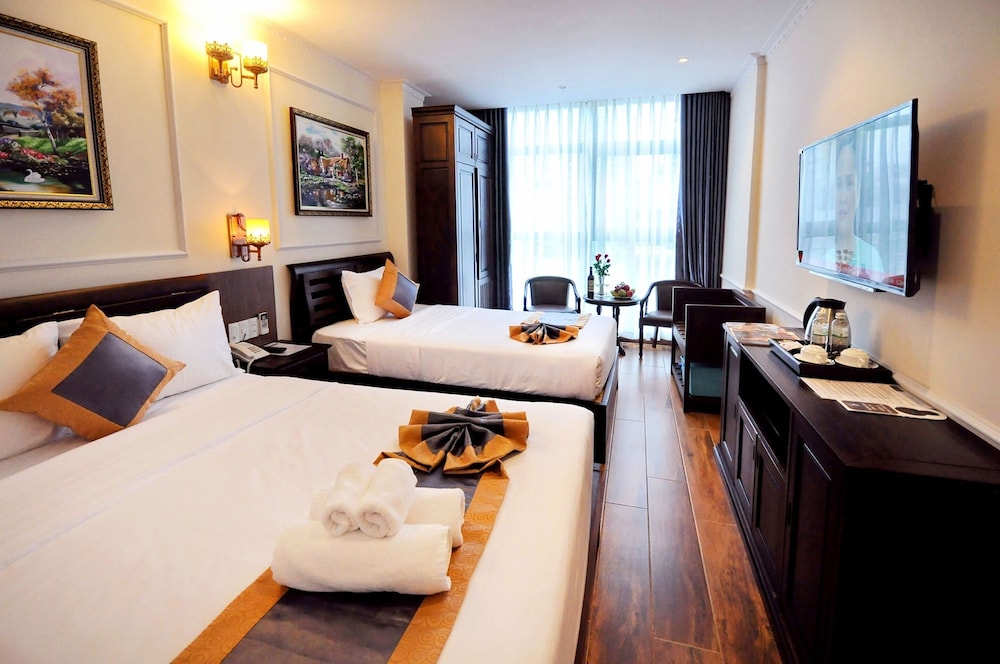 Deluxe Triple Room, City View - Photo 7