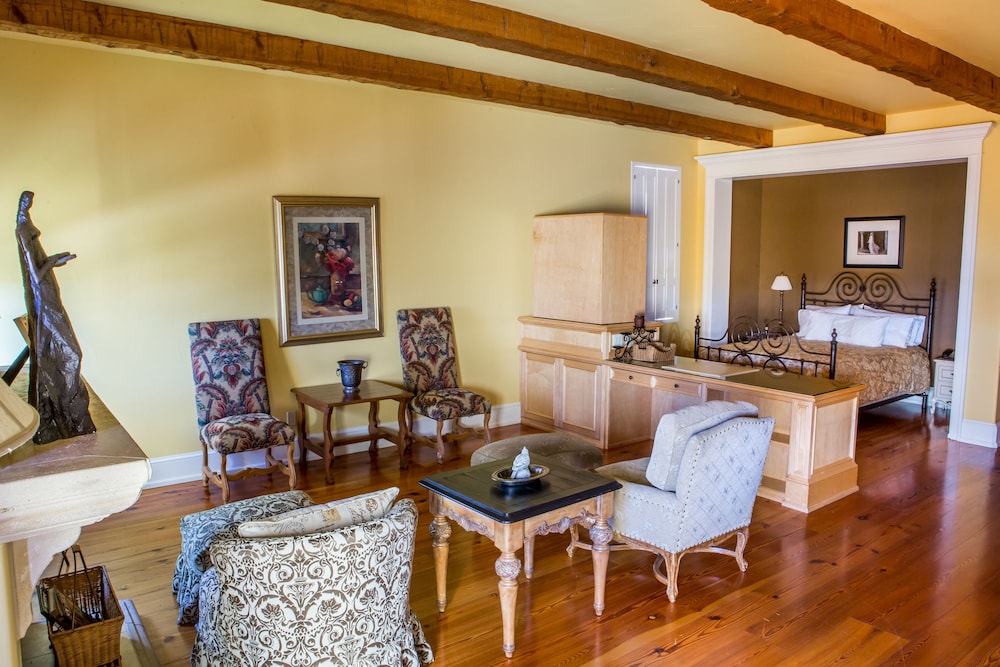 Muscat Suite, 1 Queen Bed, Vineyard View photo 3