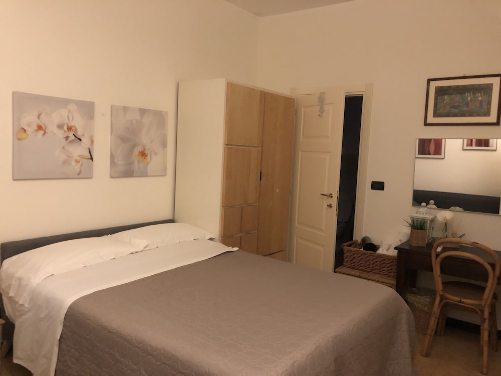 Basic Triple Room photo 1