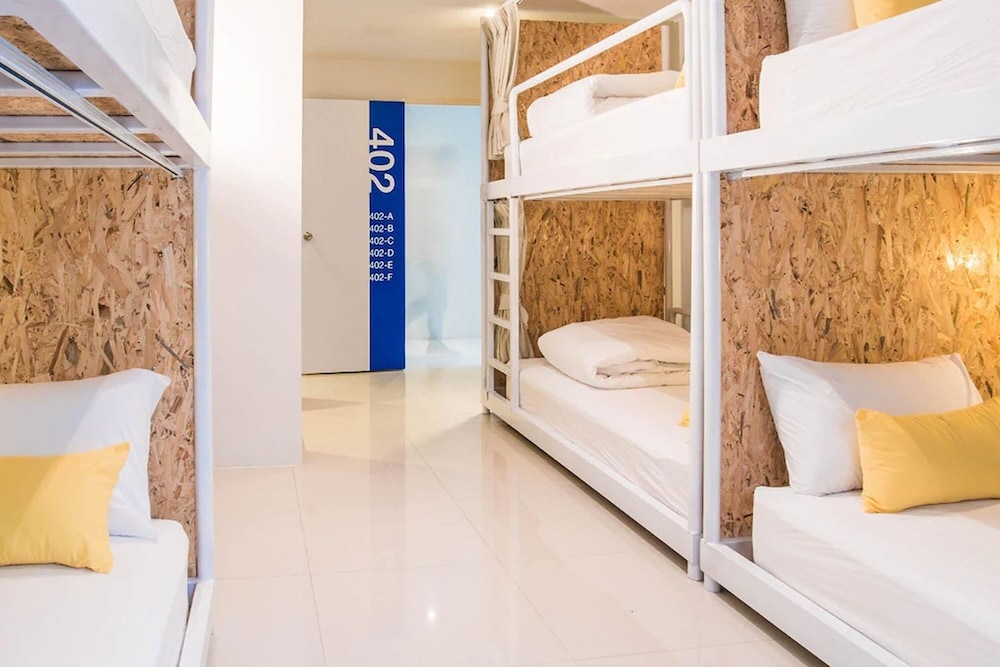 6-Bed Private Room photo 1