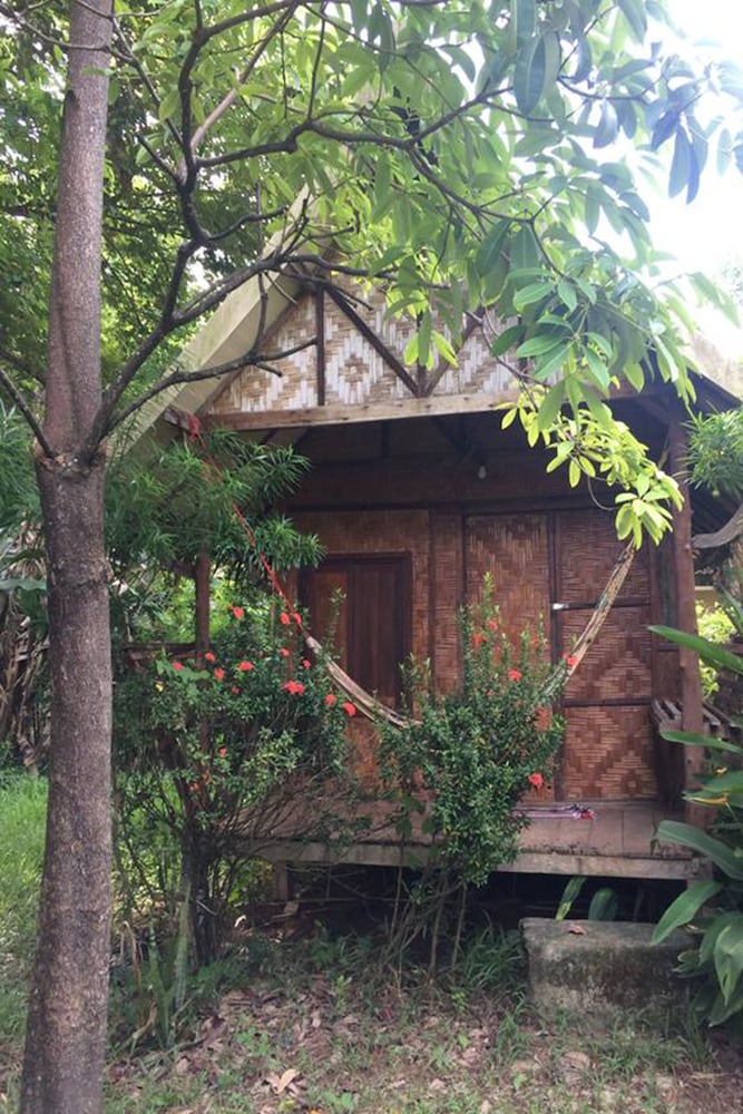 Bungalow with Fan and Garden View