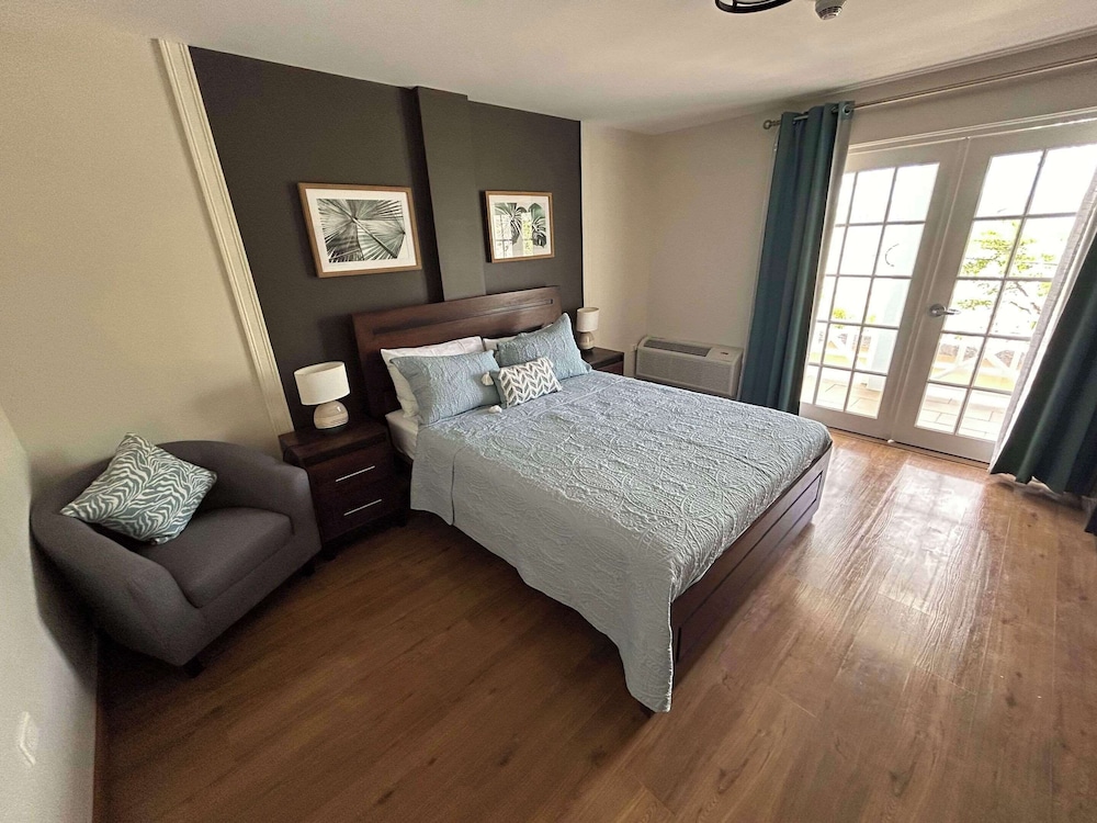 Standard Room, 1 Double Bed, Non Smoking - Photo 1