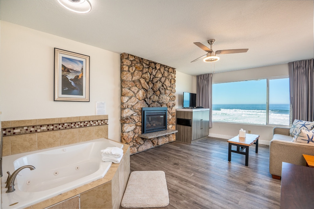 Deluxe Suite, 1 Bedroom, Jetted Tub, Ground Floor