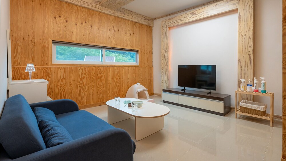Basic Room, 2 Bedrooms (Napolly 7)