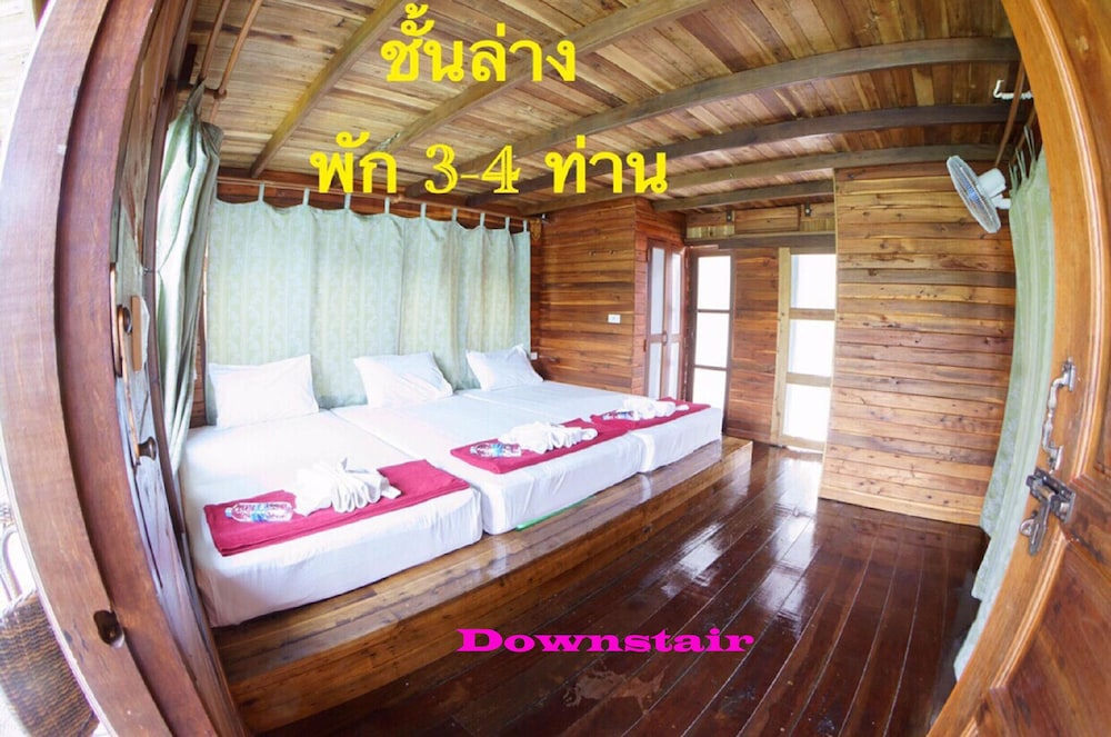 Deluxe Downstair 4 Pax photo 3