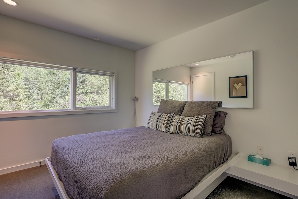 House, 2 Bedrooms photo 1