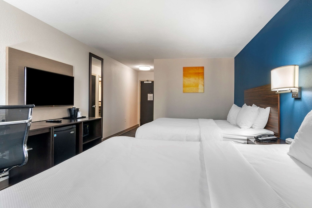2 Queen bed Mobility Accessibility