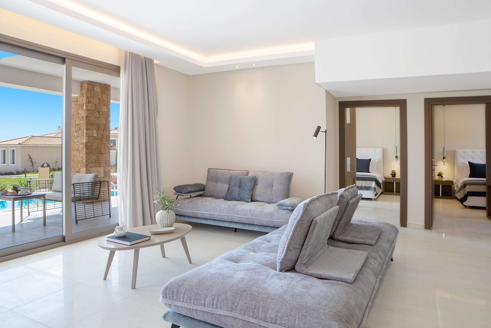 Executive Villa, 2 Bedrooms, Private Pool - Photo 6